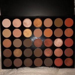 Morphe 350 Nature Glow Eyeshadow Palette.